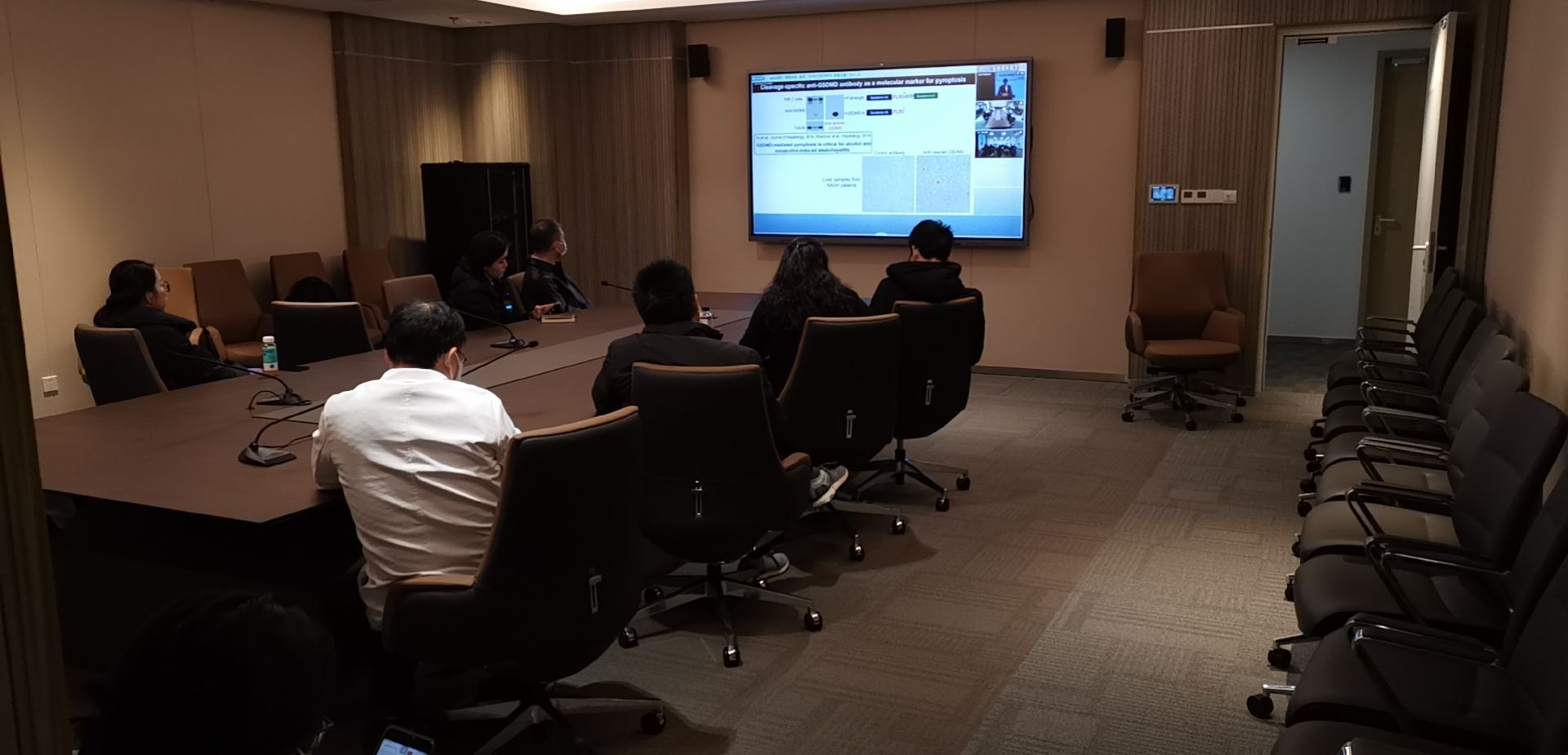 1614751629954080044.jpg 1614751629954080044.jpg